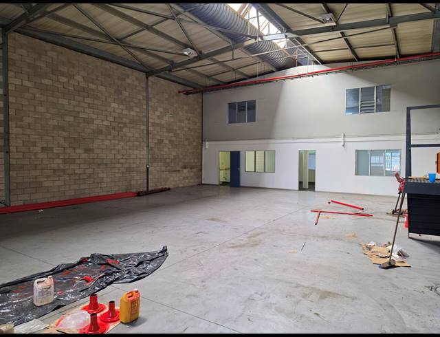 394M² MINI FACTORY TO LET IN KYA SANDS